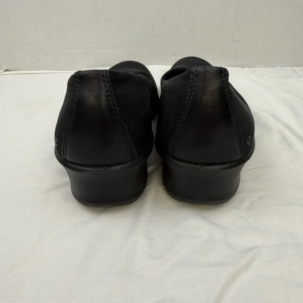 ECCO Black Wedge Pumps Women Size 40 US 9-9.5 Low Heel Slip On Round Toe Shoes